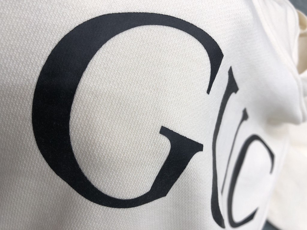 Gucc*